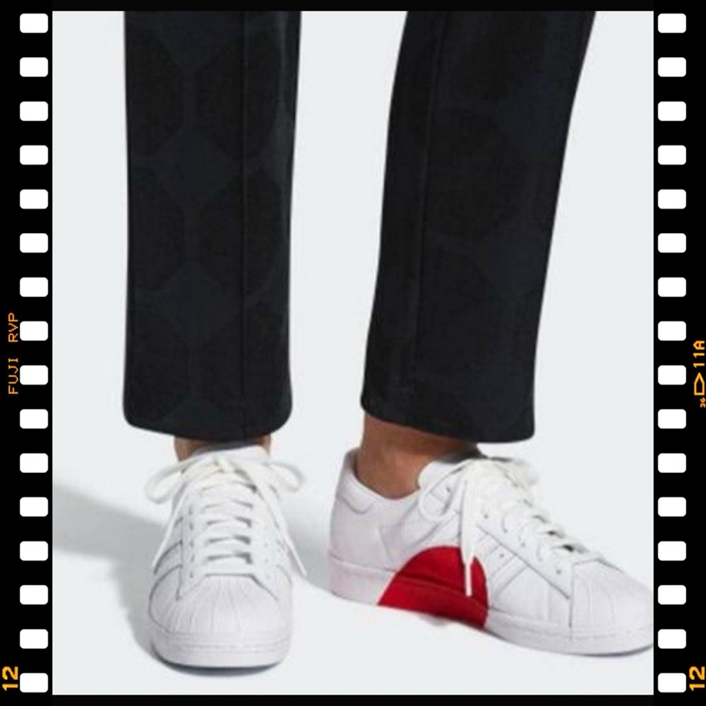 Limited Edition Adidas Leather Heart Day SuperStar 80s leather sz 7